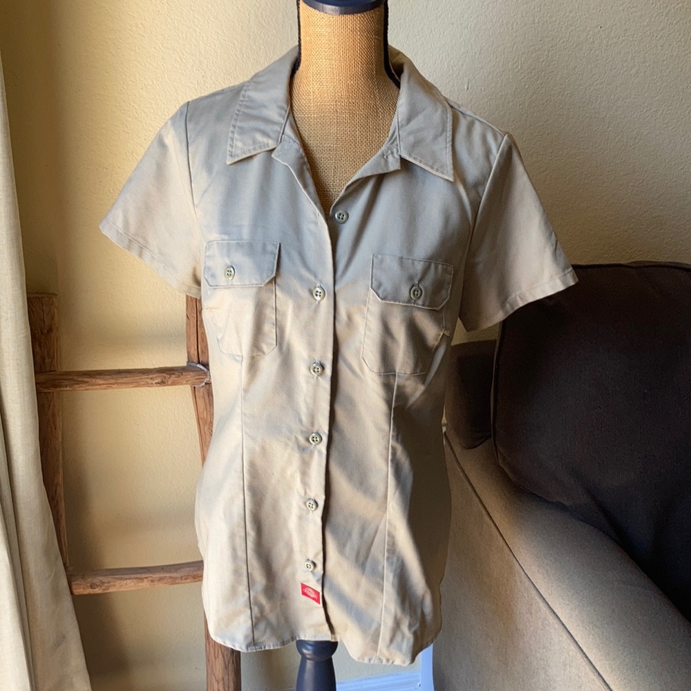 NWOT Dickies Woman’s Button-Down